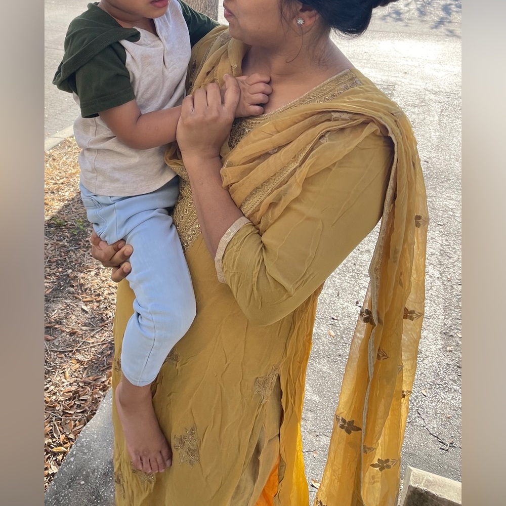 Three-piece Indian dress.